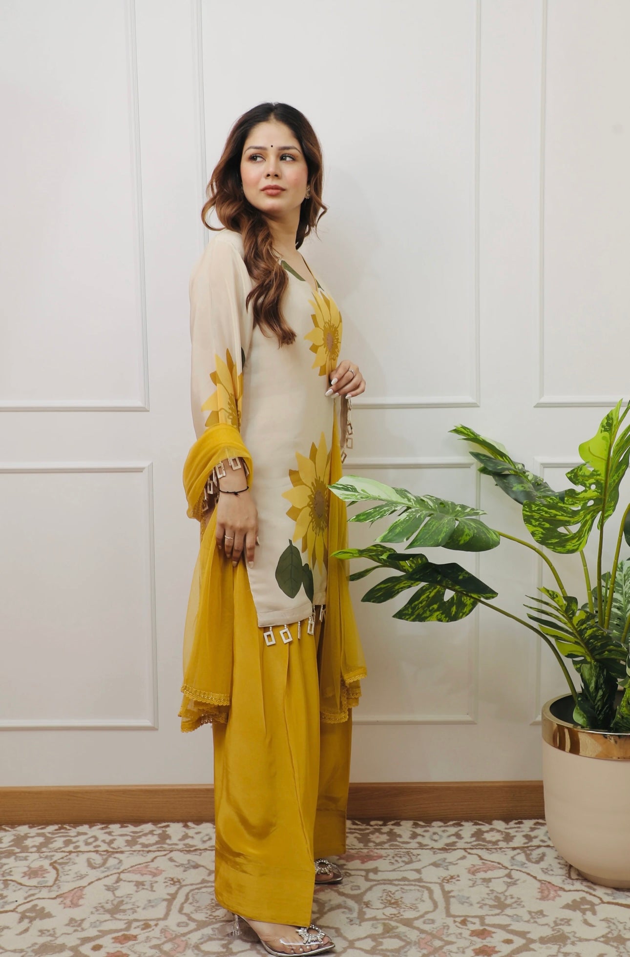Surajmukhi Farshi Suit